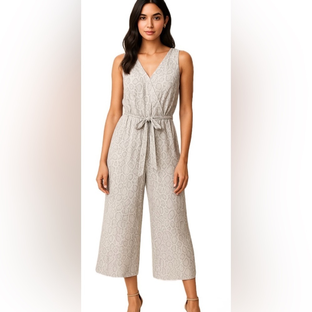 MYSTREE WOMEN’S SLEEVELESS SNAKE PRINT JUMPSUIT SIZE: M - TIE WAIST.
